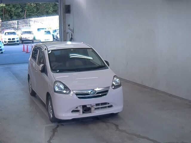 1041 Daihatsu Mira e s LA300S 2012 г. (JU Okinawa)